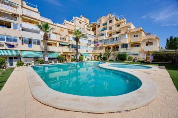 Sale of flat in Piso en Calle Marcelina, Nueva Torrevieja, Torrevieja, Torrevieja
thumbnail 2