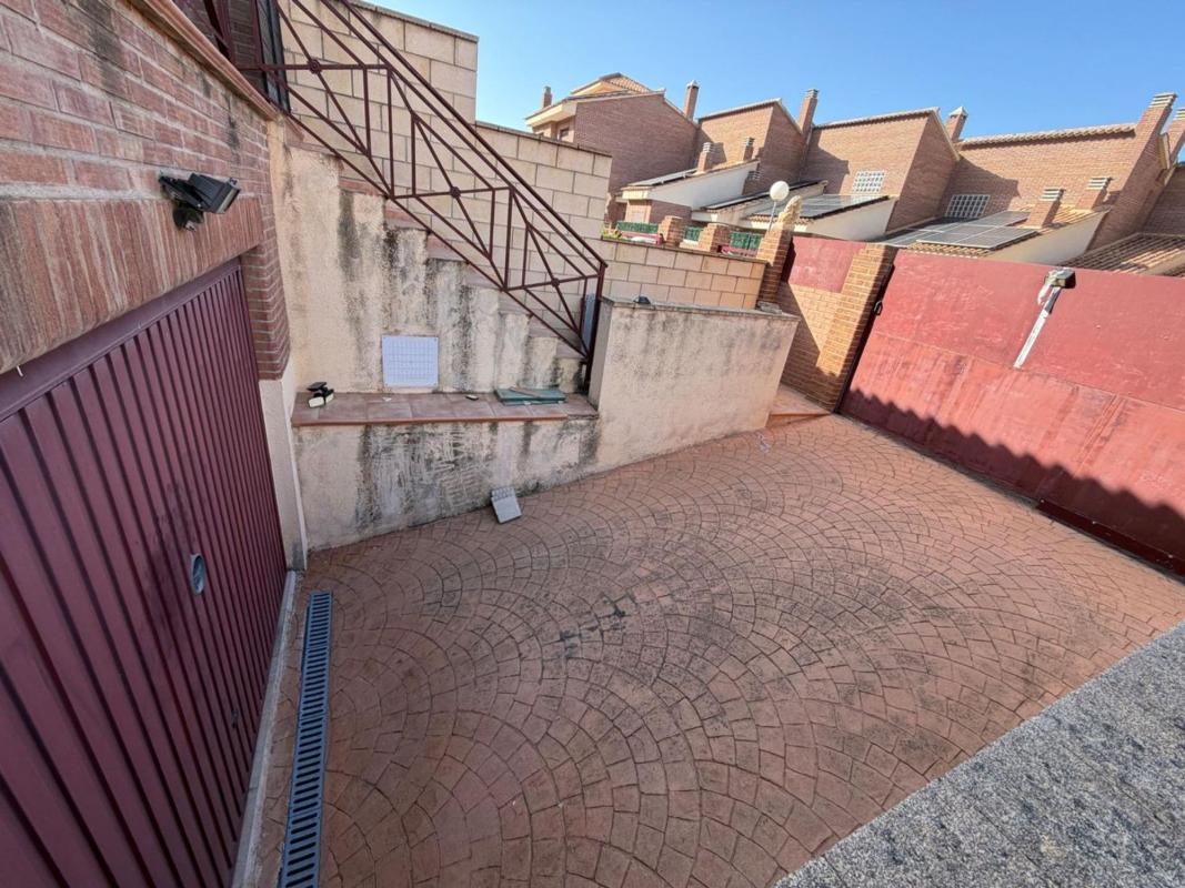 Properties for sale and rent in Spain photo 5