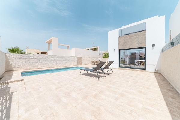 Casa o chalet independiente en Antonio Buero Vallejo, Benijofar thumbnail 2
