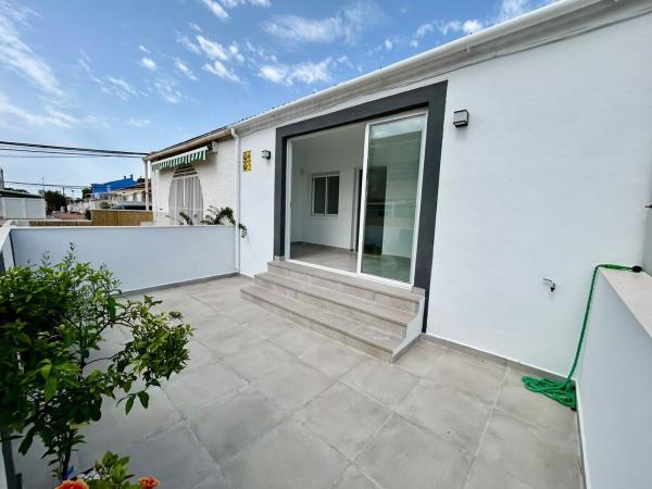 Chalet pareado en Rodrigo, 595, La Siesta - El Salado - Torreta, Torrevieja photo 1