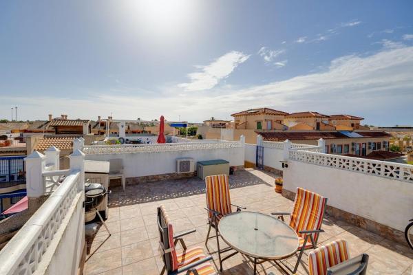 Sprzedaż mieszkania w Piso en Calle Marisa Ruso López, La Siesta - El Salado - Torreta, Torrevieja, Torrevieja
 photo 1