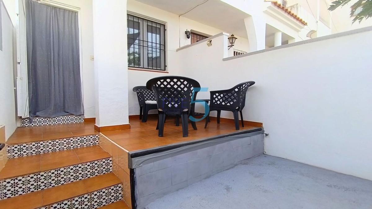 Продажа отдельного шале в Casa o chalet en La Siesta - El Salado - Torreta, Torrevieja, Торревьеха photo 2