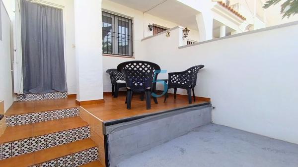 Частный шале на продаже в  Casa o chalet en La Siesta - El Salado - Torreta, Torrevieja, Торревьеха photo 2