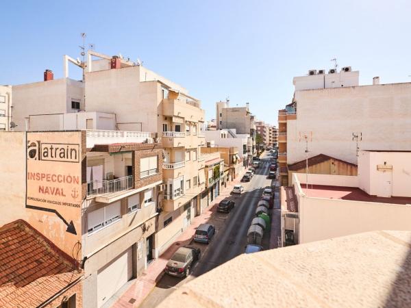 Venta de piso en Piso en Calle de Orihuela, Centro - Muelle Pesquero, Torrevieja, Torrevieja
 photo 4