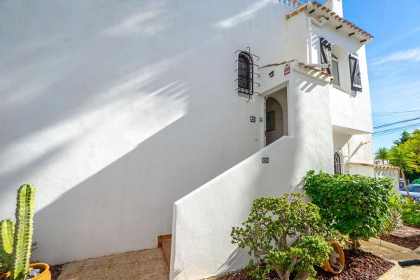 Independent chalet for sale in Casa o chalet en Calle Manuel de Falla s/n, Villamartín, Orihuela, Orihuela
 photo 3
