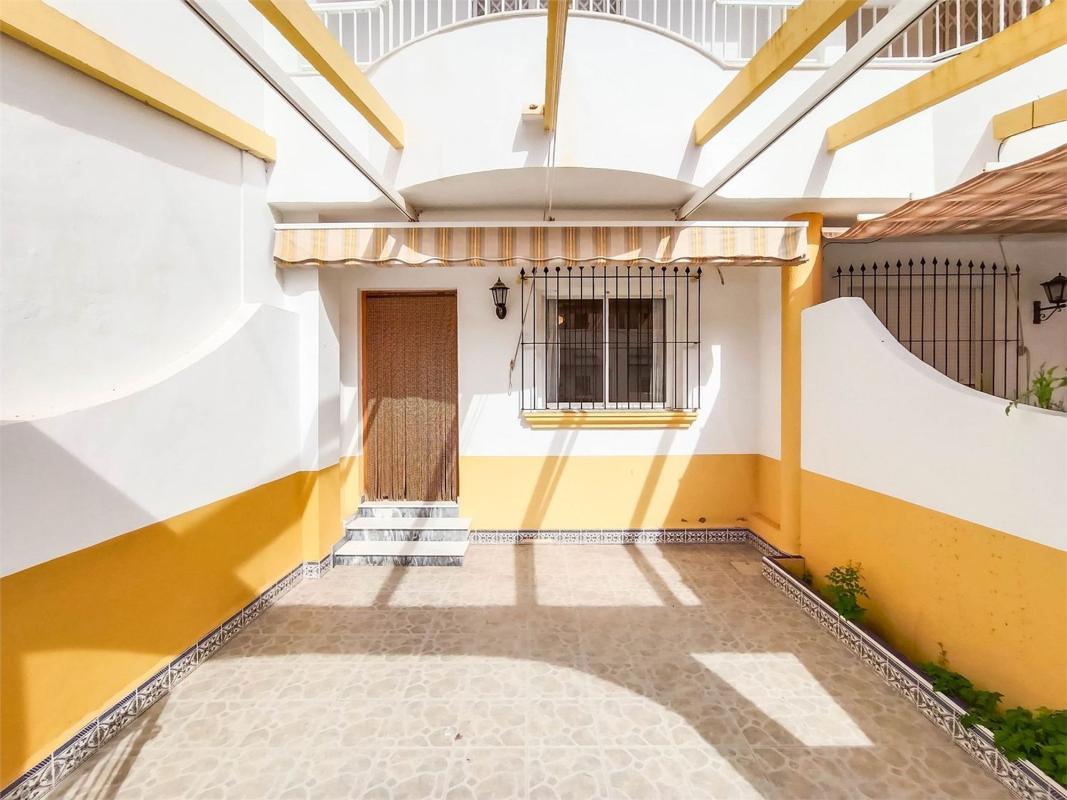 Venta de chalet adosado en  Chalet adosado en Calle Pedro Sánchez, Torre de la Horadada, Pilar de la Horadada , Pilar de la Horadada photo 2