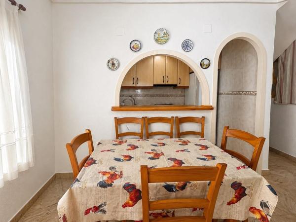 Chalet pareado en Calle Gabriela Mistral, Zona los Frutales, Torrevieja thumbnail 2