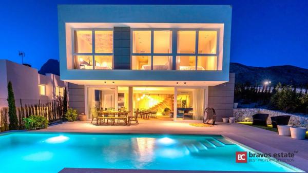 Casa o chalet independiente en Plaza Alfarella. Sector 13, Golf Bahía, Finestrat thumbnail 1