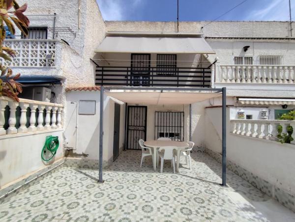 Chalet adosado en Urbanización Torreta II, 183, La Siesta - El Salado - Torreta, Torrevieja photo 1