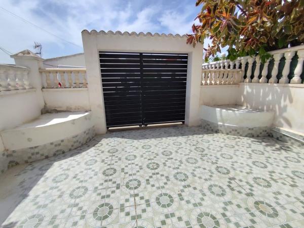Chalet adosado en Urbanización Torreta II, 183, La Siesta - El Salado - Torreta, Torrevieja photo 4