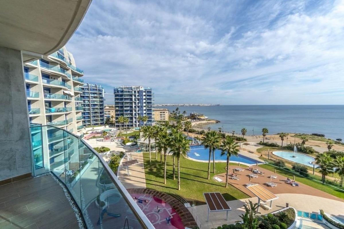 Venta de piso en Piso en Calle Poseidón, Punta Prima, Torrevieja, Torrevieja
photo 1