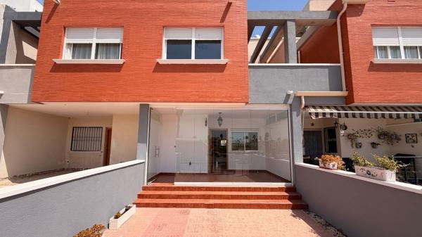 Chalet pareado en Avenida de Huelva, Doña Pepa, Rojales photo 3