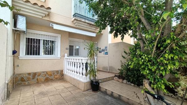 Chalet adosado en Calle el Moll, Urbanizaciones, Guardamar del Segura photo 2