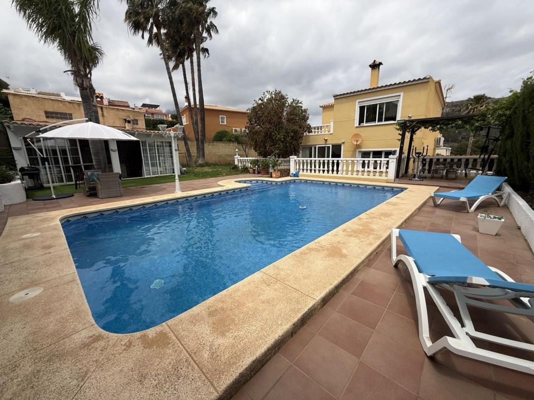 Properties for sale and rent in Spain photo 2