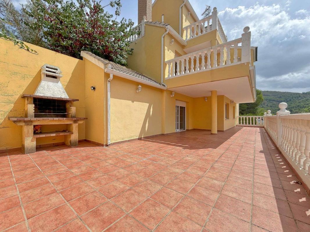 Недвижимость на продажу и в аренду в Испании photo 3