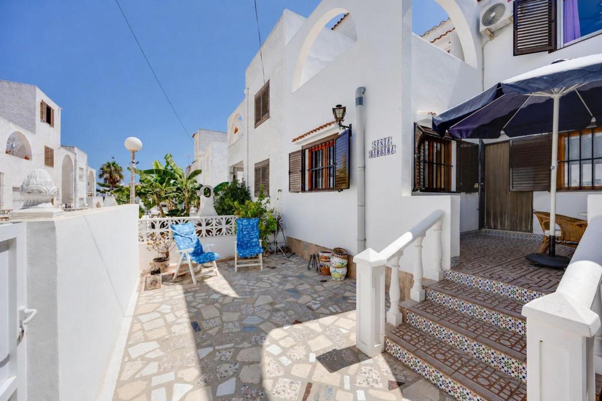 Venta de chalet adosado en Chalet adosado en Calle Calas Blancas b s/n, Playa de los Locos, Torrevieja , Torrevieja photo 1