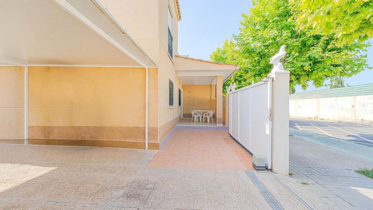 Venta de chalet adosado en Chalet adosado en Parque Acuático - Sector 25, Torrevieja , Torrevieja photo 1