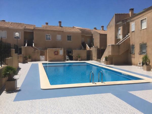Chalet adosado en Parque Acuático - Sector 25, Torrevieja thumbnail 1