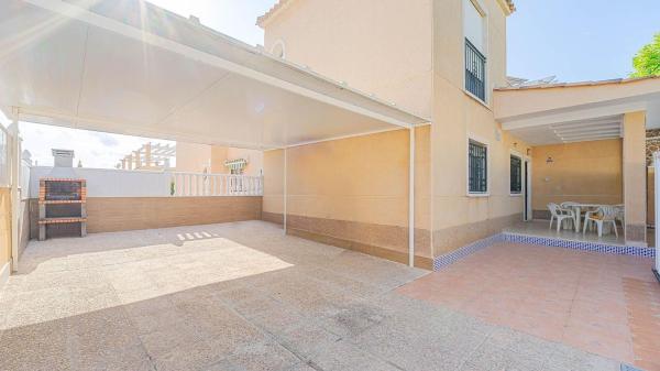 Chalet adosado en Parque Acuático - Sector 25, Torrevieja thumbnail 2