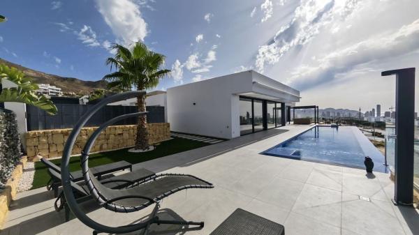 Casa o chalet independiente en Calle de Paraguai, Balcón de Finestrat-Terra Marina, Finestrat thumbnail 1
