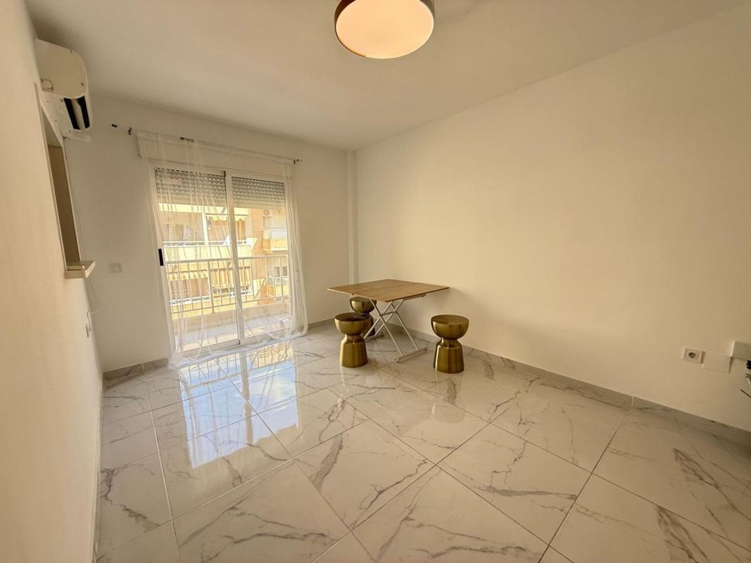 Venta de piso en Piso en Calle San Luis, 10, Parque de las Naciones, Torrevieja, Torrevieja
 photo 3