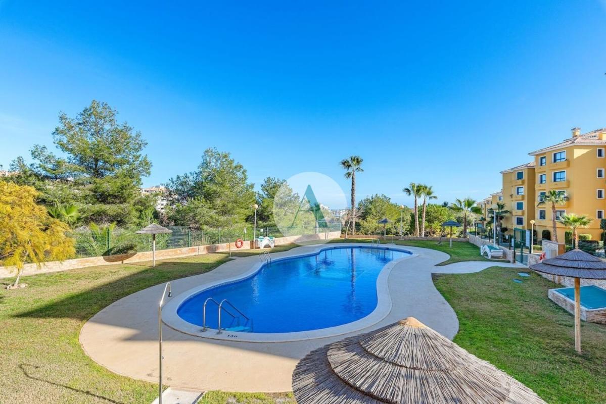 Sprzedaż mieszkania w Piso en Avenida de Ibiza, 16 -22, Lomas de Campoamor, Orihuela, Orihuela
photo 4