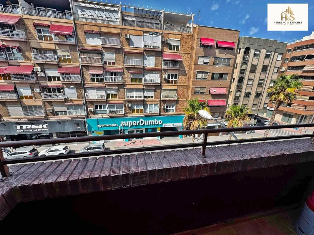 Sprzedaż mieszkania w Piso en Avenida d'Aguilera, Benalúa, Alicante / Alacant, Alicante / Alacant
photo 1