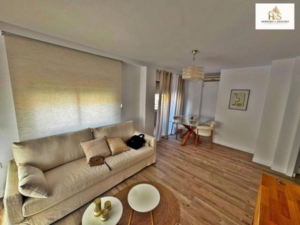 Venta de piso en Piso en Avenida d'Aguilera, Benalúa, Alicante / Alacant, Alicante / Alacant
 photo 3