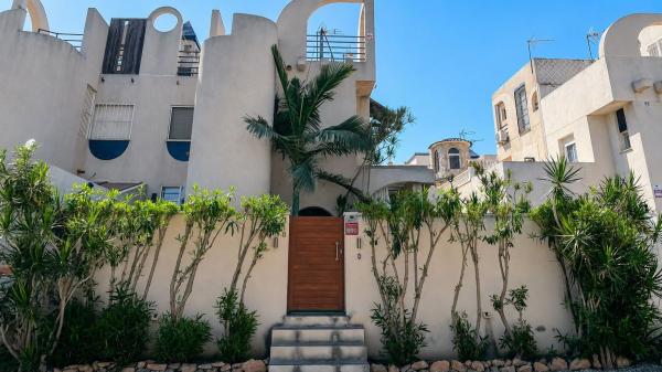 Частный шале на продаже в  Casa o chalet en La Siesta - El Salado - Torreta, Torrevieja, Торревьеха photo 2