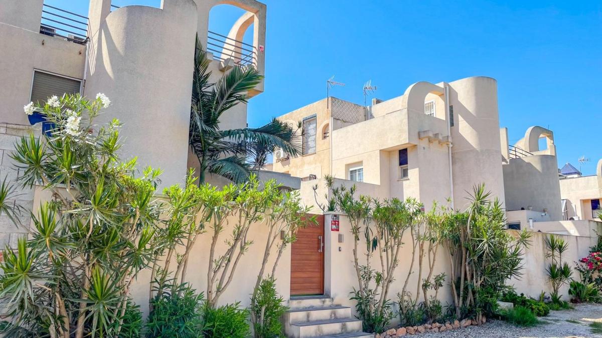 Продажа отдельного шале в Casa o chalet en La Siesta - El Salado - Torreta, Torrevieja, Торревьеха photo 3
