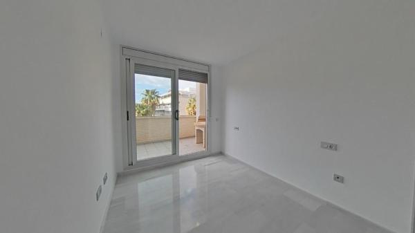 Продажа квартиры на Piso en Calle del Llavador, Centro Urbano, Denia, Дения
thumbnail 1