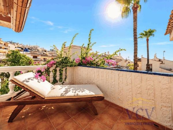 Chalet adosado en Avenida Santiago Bernabéu, Calas de Santa Pola este, Santa Pola thumbnail 1