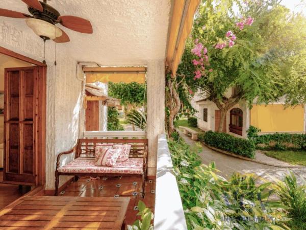 Chalet adosado en Avenida Santiago Bernabéu, Calas de Santa Pola este, Santa Pola thumbnail 2