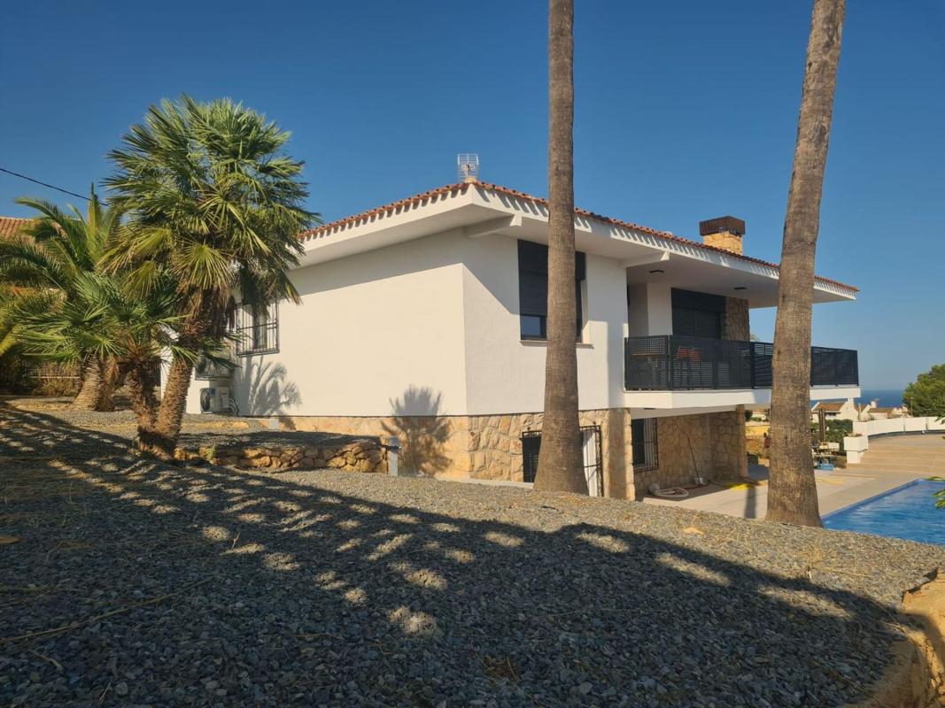 Properties for sale and rent in Spain photo 3