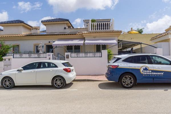 Частный шале на продаже в Casa o chalet en Centro de la Ciudad Quesada, Rojales, Рохалес thumbnail 1