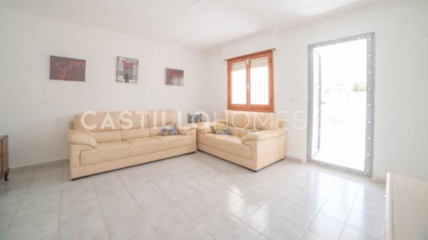 Частный шале на продаже в  Casa o chalet en La Siesta - El Salado - Torreta, Torrevieja, Торревьеха photo 2