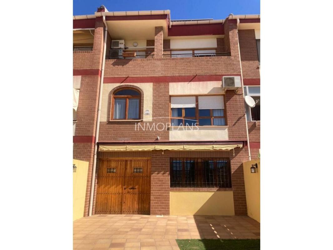 Venta de chalet adosado en Chalet adosado en Calle Manuel Segura, Onil , Onil photo 1