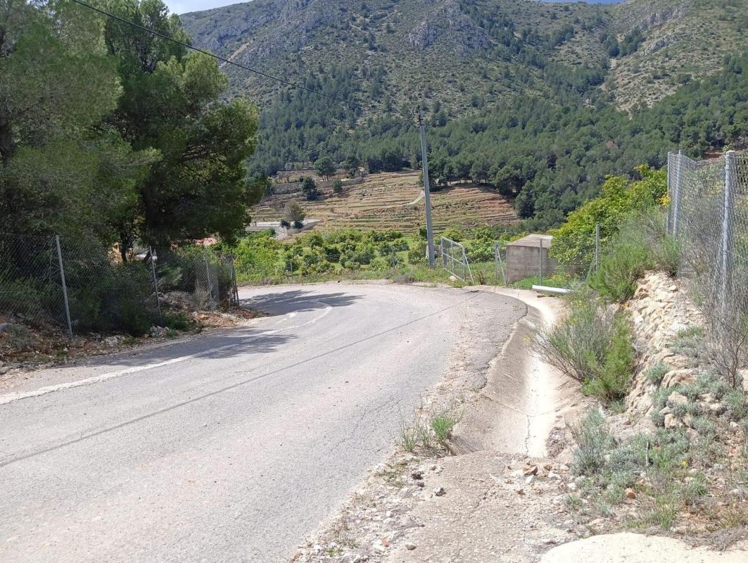 Terreno en venta en Callosa d''En Sarria, Alicante photo 4