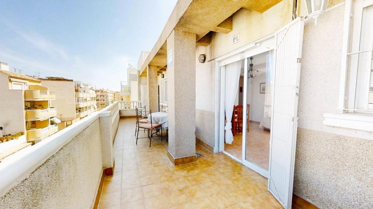 Продажа пентхауса на Ático en Calle Caballero de Rodas, 140, Las Piscinas Naturales, Torrevieja, Торревьеха photo 2