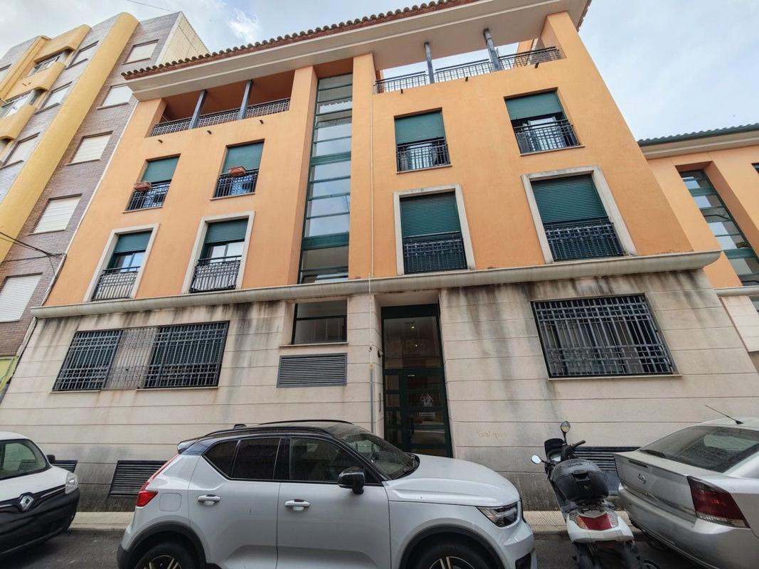Продажа квартиры на Piso en Calle del Sol, Centro, Pedreguer, Педрегер
photo 1