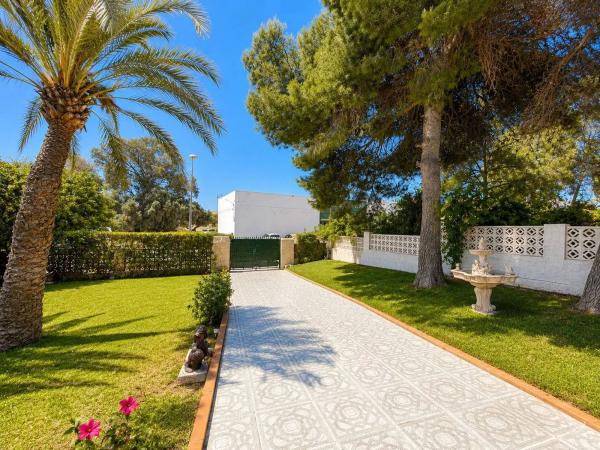 Chalet pareado en Calle Carla Vaquera, 8, Los Balcones - Los Altos del Edén, Torrevieja thumbnail 2