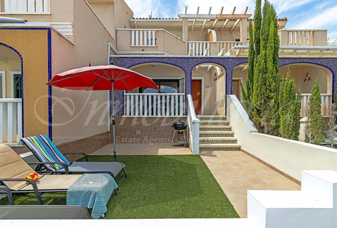 Продажа таунхауса в Chalet adosado en Calle Gerona, 90, Doña Pepa, Rojales , Рохалес photo 1