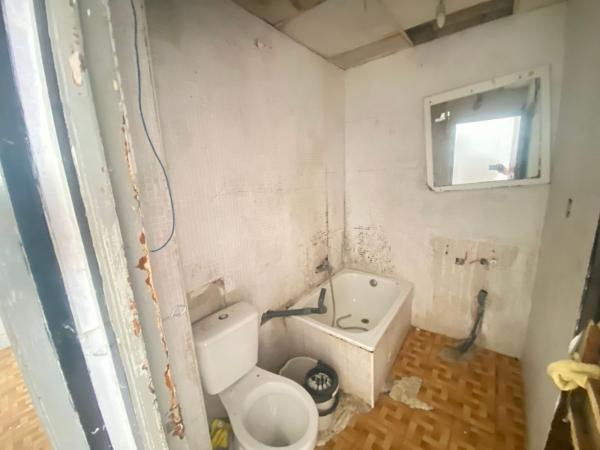 Apartment for sale in Piso en Calle Monforte del Cid, Carolinas Altas, Alicante / Alacant, Alicante thumbnail 2
