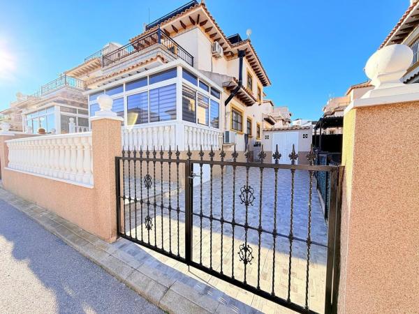 Chalet adosado en Plaza F-2 Filipinas Oeste, Las Filipinas, Orihuela thumbnail 1