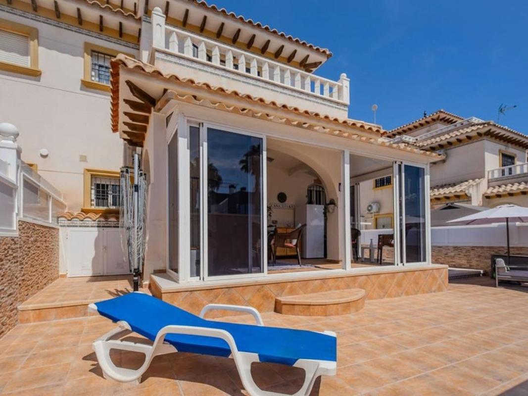 Продажа отдельного шале в Casa o chalet en Calle Cabo Raso, Lomas de Cabo Roig, Orihuela, Ориуэла photo 3