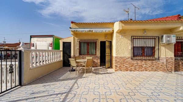 Casa o chalet independiente en Calle Verano, La Siesta - El Salado - Torreta, Torrevieja photo 2