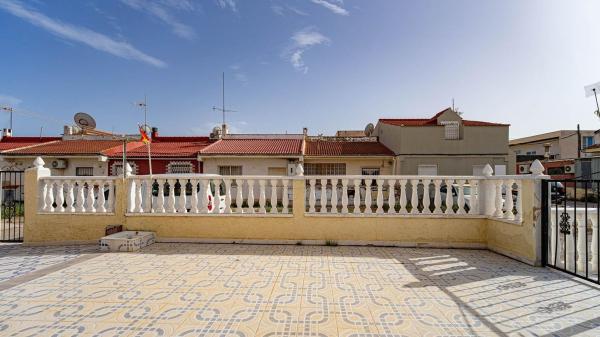 Casa o chalet independiente en Calle Verano, La Siesta - El Salado - Torreta, Torrevieja photo 4