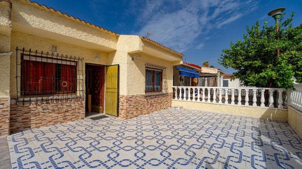 Casa o chalet independiente en Calle Verano, La Siesta - El Salado - Torreta, Torrevieja photo 1