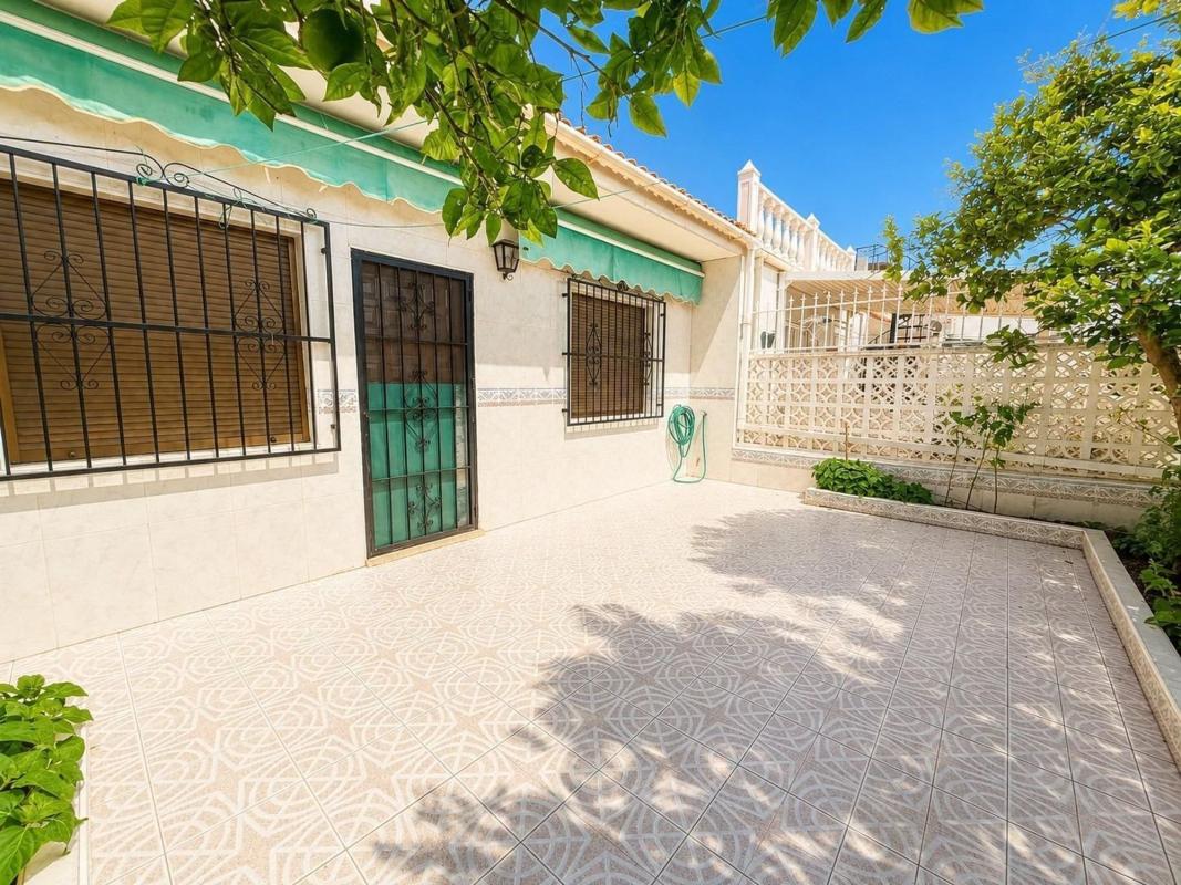 Продажа таунхауса в Chalet adosado en La Siesta - El Salado - Torreta, Torrevieja , Торревьеха photo 4