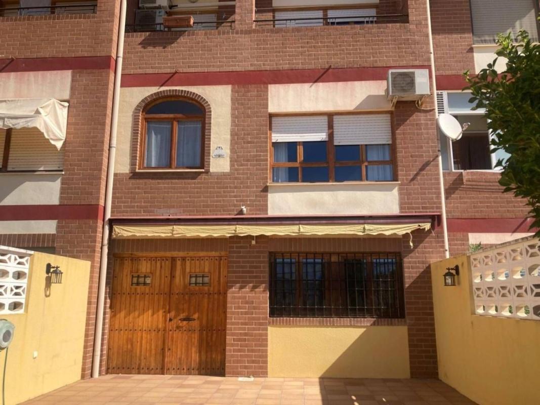 Venta de chalet adosado en Chalet adosado en Calle Manuel Segura, Onil , Onil photo 2